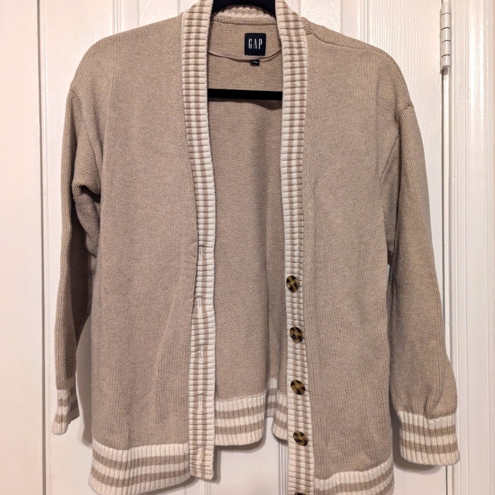 Gap cardigan